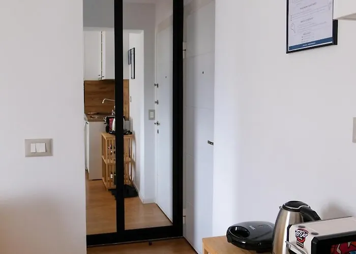 2e Center * 地拉那